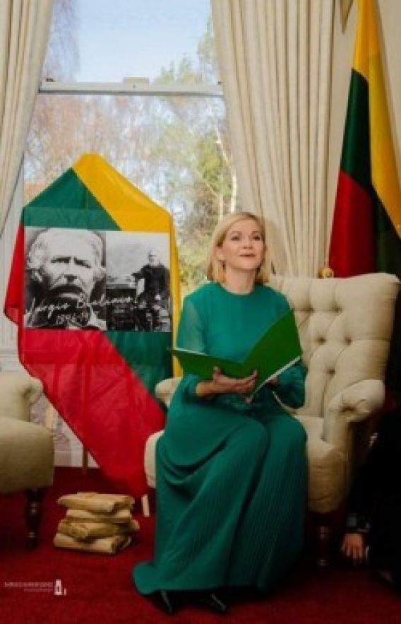 Šių metų lituanistinio švietimo mokytojo premija paskirta lietuvių kalbos mokytojai iš Airijos Jurgitai Urbelienei