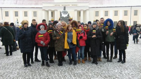 Mickūnų gimnazijos bendruomenė paminėjo Lietuvos Nepriklausomybės atkūrimo Gimtadienį