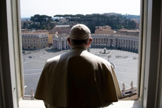 Popiežius Pranciškus šį trečiadienį, kovo 25 d., 13.00 val. Lietuvos laiku, kviečia bent vieną kartą sukalbėti „Tėve mūsų“ maldą už koronaviruso paveiktą žmoniją