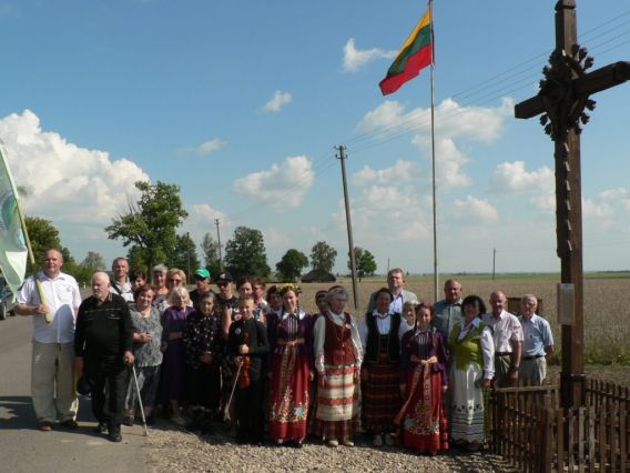 Ūkininko Svajūno Nevecko žemėje buvo atidengtas ir pašventintas paminklas 1919–1920 metų Lietuvos savanoriams