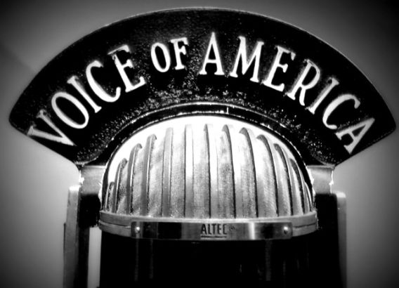 Prieš 69 -erius metus „Amerikos balsas“ pirmą kartą prakalbo lietuviškai