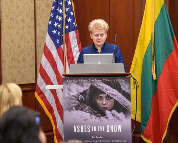 Prezidentė: „Tarp pilkų debesų“ – filmas, kuris visame pasaulyje liudys Lietuvos tiesą
