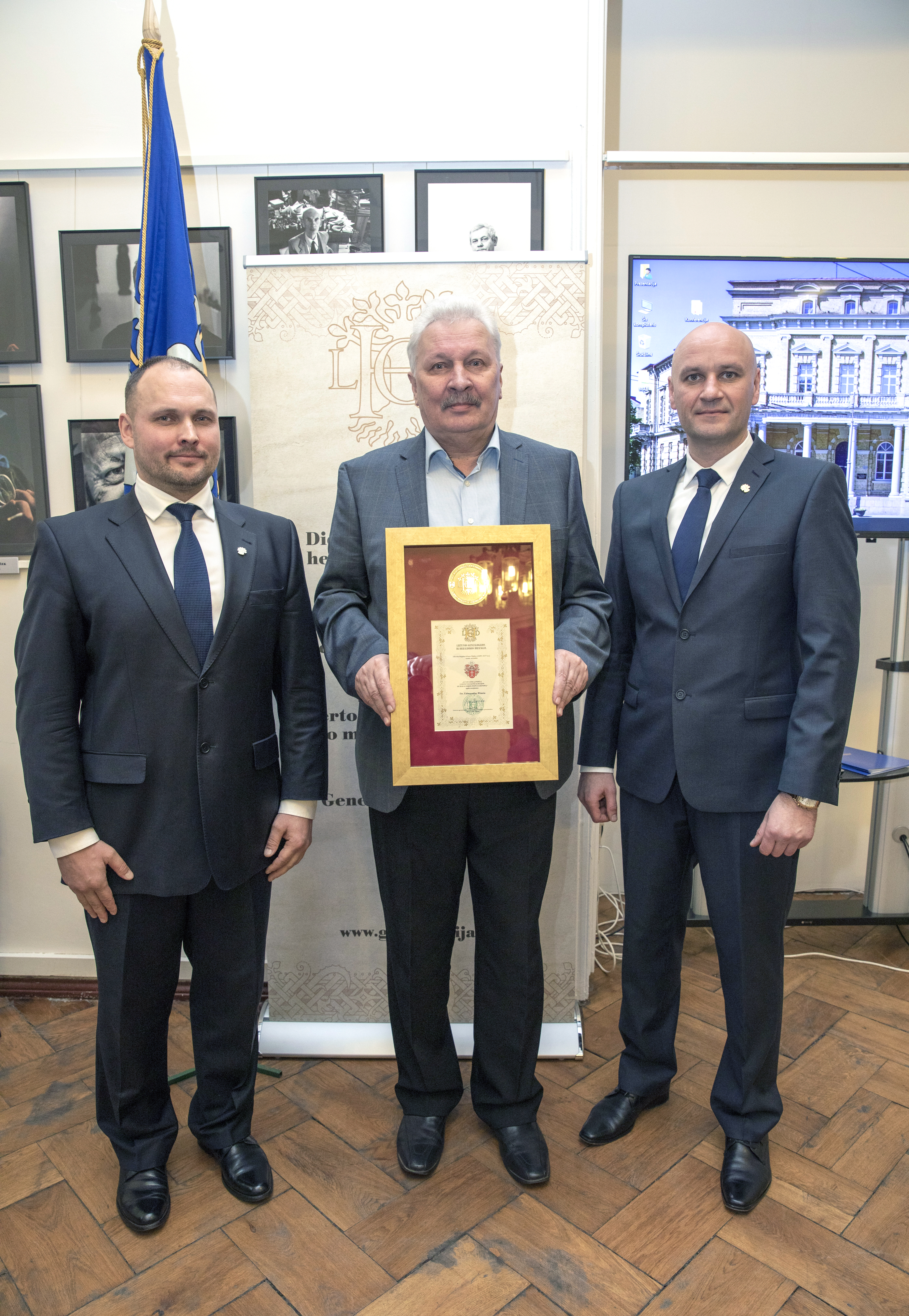 Doc. dr. Edmundui Antanui Rimšai įteiktas pirmasis Alberto Kojalavičiaus-Vijūko medalis
