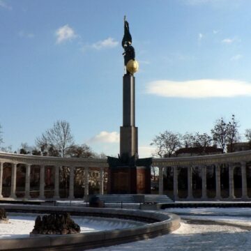 Česlovas Iškauskas. Vienoje tebėra monumentas sovietiniams „išvaduotojams“