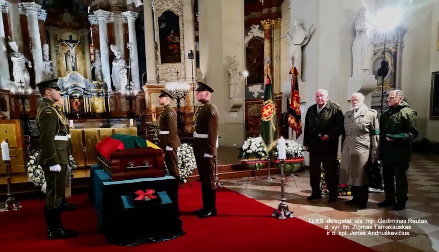 Lietuvos didvyrio kapas, prabilęs mums Maironio žodžiais… Lietuvos didvyrio kapas, prabilęs mums Maironio žodžiais…