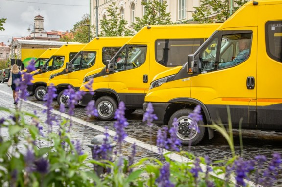 Lapkritį į mokyklas išriedės dar 40 geltonųjų autobusiukų