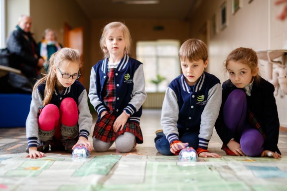 Po savaitės mokiniai grįžta į klases. Kokių saugumo sąlygų reikės laikytis mokyklose?