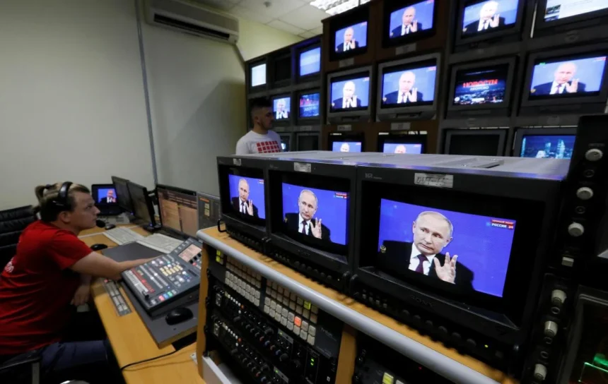 Pritarta siūlymui laikinai uždrausti rusiškų ir baltarusiškų televizijos programų retransliavimą