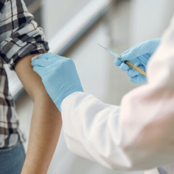 Lietuvą pasiekus gripo vakcinai – galimybė pasiskiepyti nuo COVID-19 ir gripo vienu metu