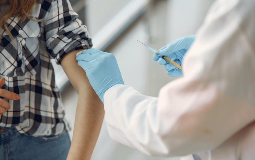 Lietuvą pasiekus gripo vakcinai – galimybė pasiskiepyti nuo COVID-19 ir gripo vienu metu