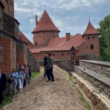 Mokslinės archeologijos komisija domėjosi Trakuose vykstančiais tyrimais