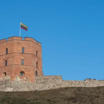 Gedimino pilies bokšto vėliava bus perduota Rokiškio r. Pandėlio gimnazijai