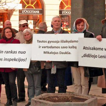 L. Kalėdienė. Valdžia nė neketina mokyti valstybinės kalbos