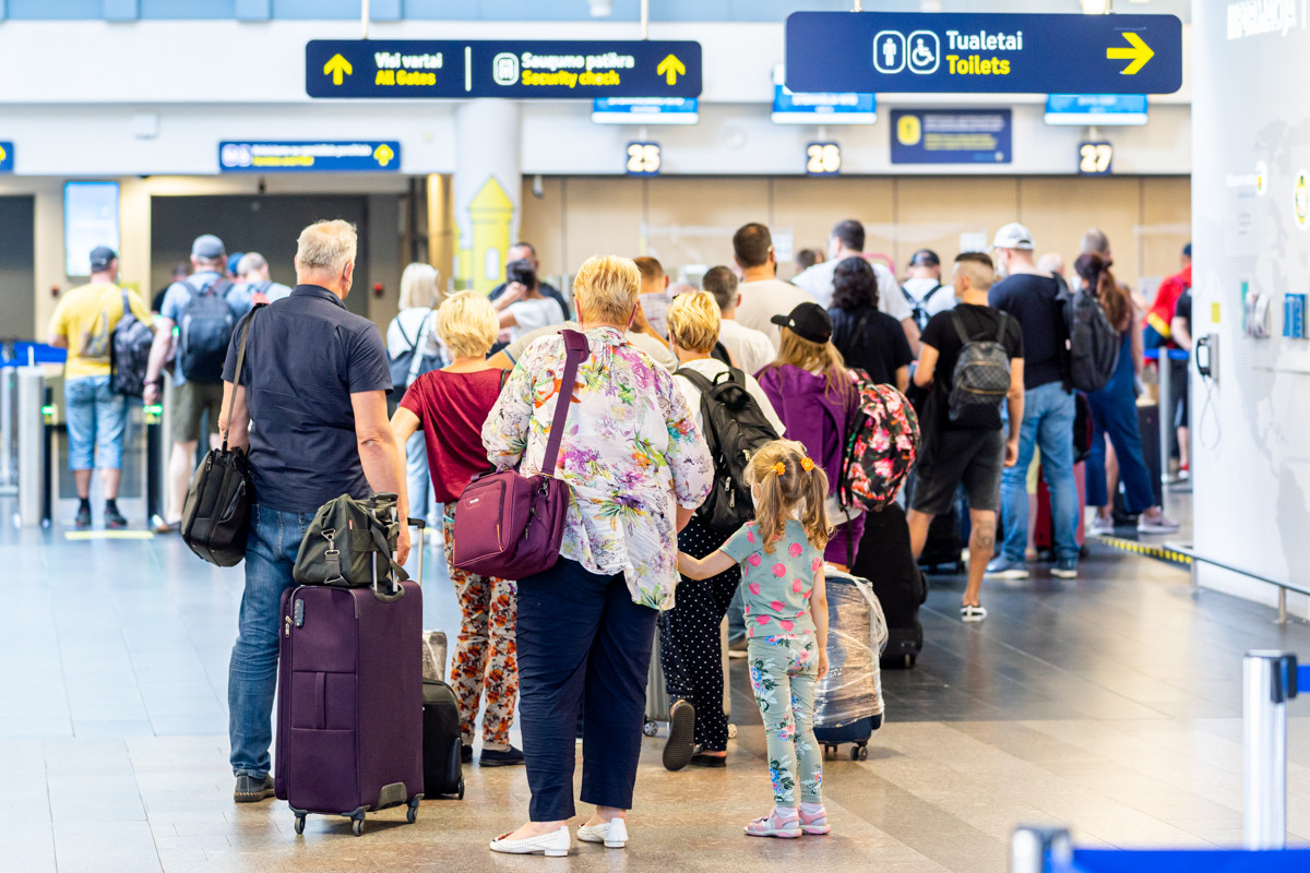 Lietuvos oro uostai ragina keleivius skrydžiams ruoštis iš anksto: atvykti anksčiau, su savimi turėti užpildytas formas