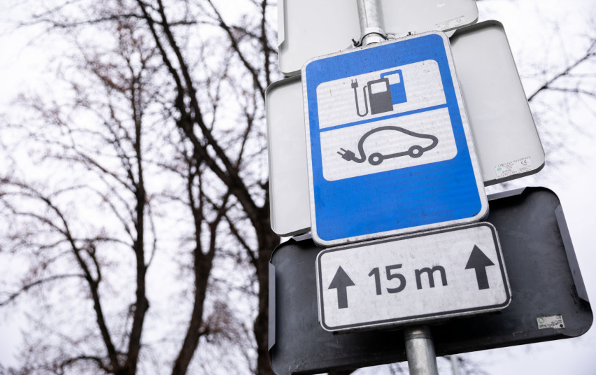Elektromobilių krovimo stotelės prie pastatų turės sudaryti penktadalį parkingo