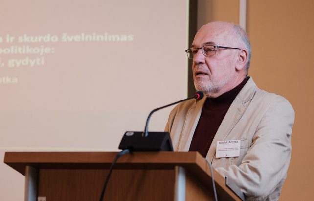 Prof. Romas Lazutka: Lietuva socialinės apsaugos srityje vėluoja 60 metų