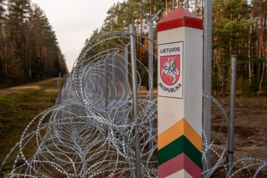Putinas Minske tikisi atidaryti „antrąjį frontą“