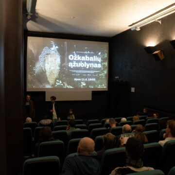 Basanavičiaus gimtinėje Ožkabaliuose ąžuolynas ošia jau 35-erius metus: istoriją įprasmino dokumentinis filmas