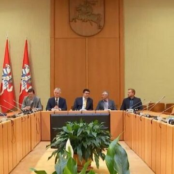 Audriaus Valotkos kalbos, pasakytos konferencijoje „Asmenvardžių rašyba asmens dokumentuose: ar formuosime lietuvių kalbą gerbiančią politiką?“, ištraukos Audriaus Valotkos kalbos, pasakytos konferencijoje „Asmenvardžių rašyba asmens dokumentuose: ar formuosime lietuvių kalbą gerbiančią politiką?“, ištraukos