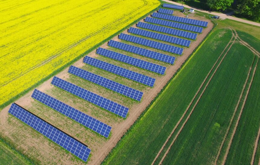Energetikos ekspertai: Lietuva pajėgi gaminti dar daugiau pigios saulės energijos, tačiau to nedaro. Ko šioje srityje verta pasimokyti iš estų?