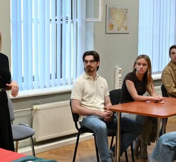 Lietuvos ypatingajame archyve viešėjo Teksaso universiteto Ostine Clements centro studentai Lietuvos ypatingajame archyve viešėjo Teksaso universiteto Ostine Clements centro studentai