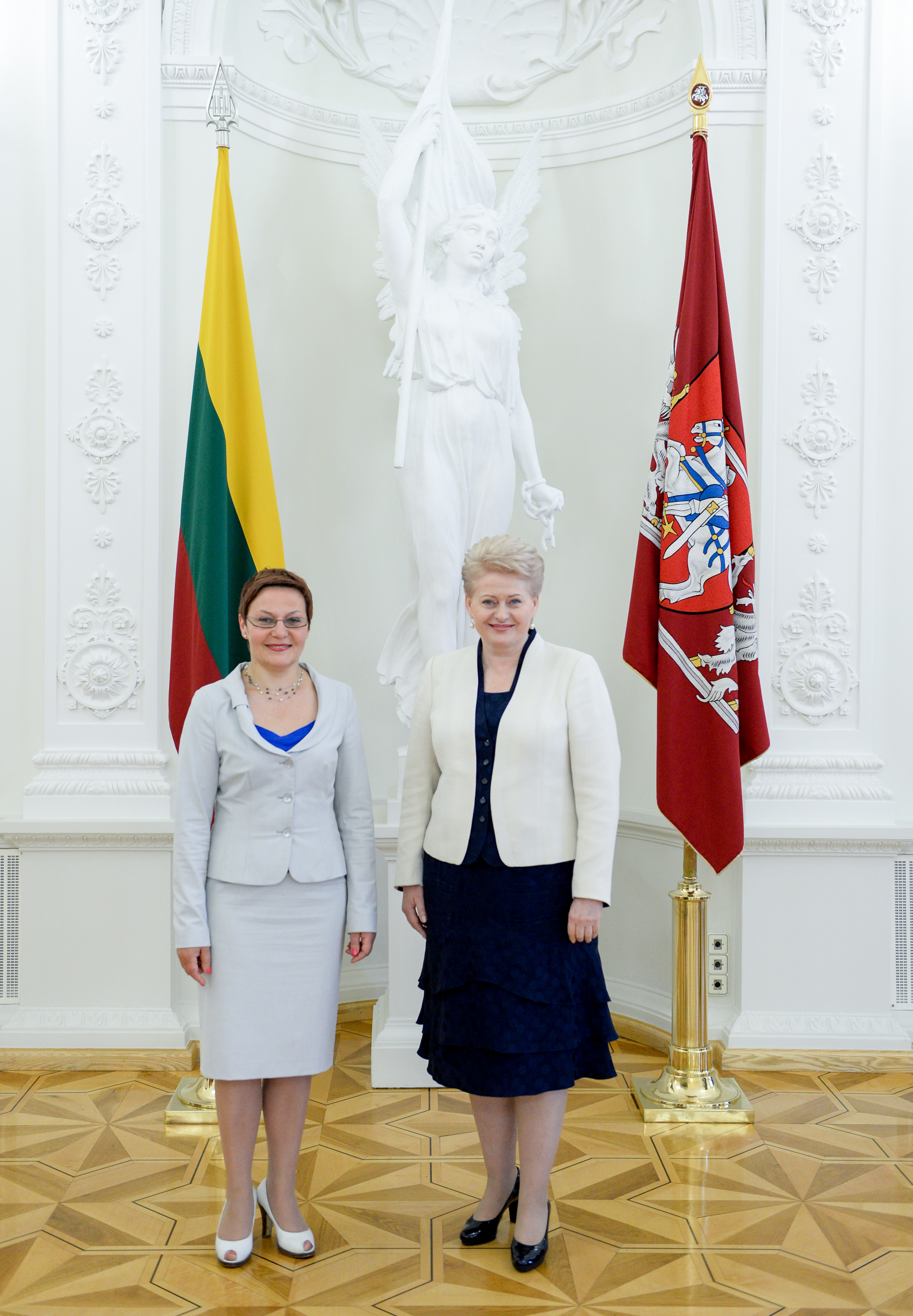 Knyga apie Prezidentę Dalią Grybauskaitę