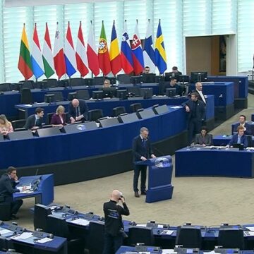 Be T. Ždanokos yra ir daugiau žinomų Rusijos interesus atstovaujančių europarlamentarų