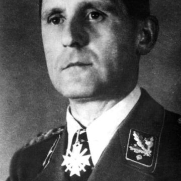 Išsiaiškino, kad nacių lyderis palaidotas žydų kapinėse Išsiaiškino, kad nacių lyderis palaidotas žydų kapinėse