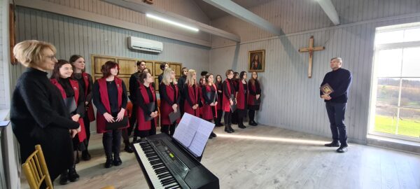 Chorų koncertai seniūnijose: Vilniaus lietuvių namų choro viešnagė Vievyje ir Kazokiškėse