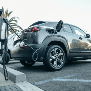 Kiek kWh suvartoja elektromobilio krovimas ir kaip tai kompensuoti saulės elektrine? Kiek kWh suvartoja elektromobilio krovimas ir kaip tai kompensuoti saulės elektrine?