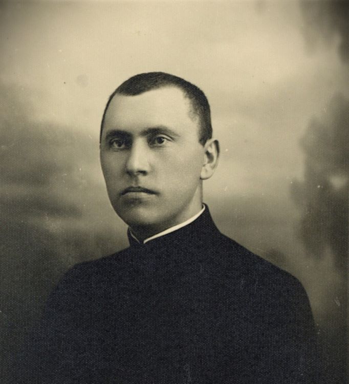 Pijus Dambrauskas (1892–1985): pašauktas Dievui ir švietimui Pijus Dambrauskas (1892–1985): pašauktas Dievui ir švietimui