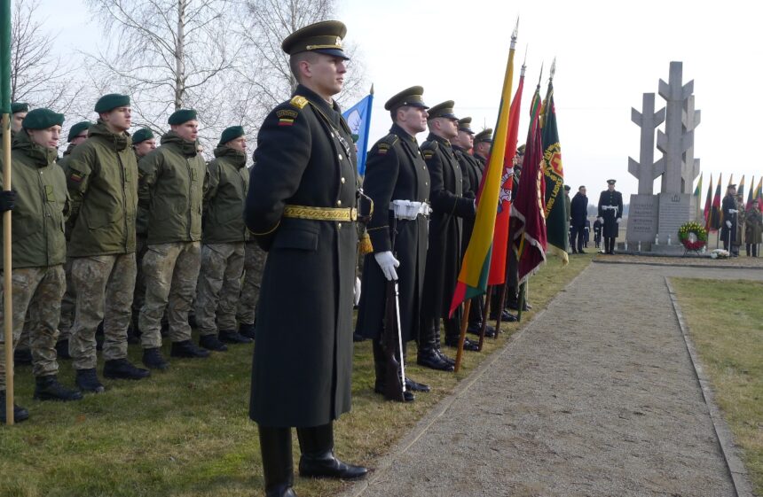 Kviečiame žuvusiųjų Lietuvos laisvės kovotojų artimuosius, kurie neturi informacijos apie artimojo užkasimo ar palaidojimo vietą, pateikti savo biologinį (DNR) seilių mėginį