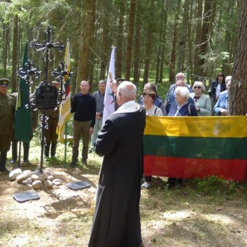 Užpalių seniūnijoje-Partizanų pagerbimo, kariuomenės ir visuomenės vienybės dienos paminėjimas