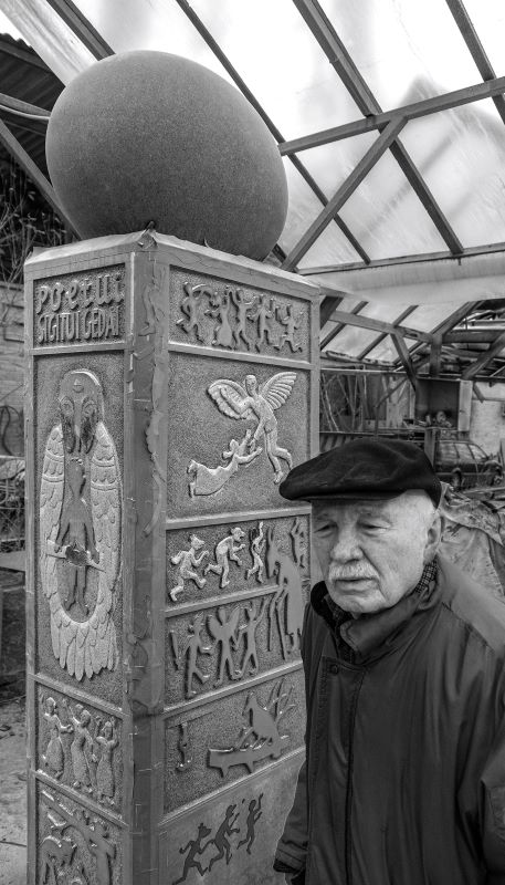 Poetui Sigitui Gedai – skulptūra „Užupio obeliskas“