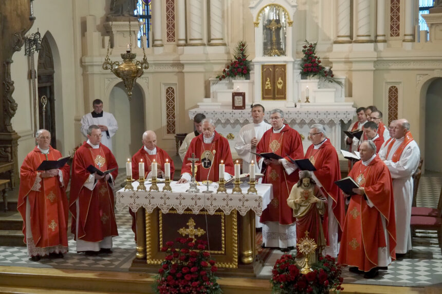 Pal. Teofiliaus Matulionio minėjimas Kaišiadorių katedroje