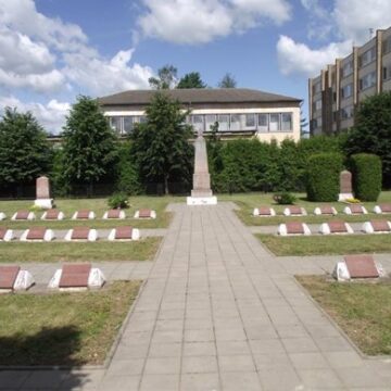 Ar tikrai užsienio šalių karių kapinės yra mūsų kultūros ir paveldo dalis, kurią mes turime puoselėti, saugoti ir vertinti?