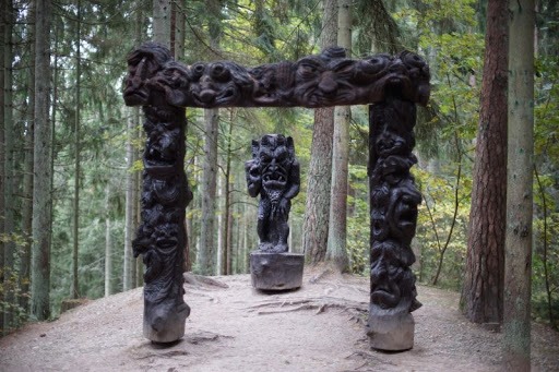 Skulptūras „gydantis“ Raganų kalno simpoziumas Skulptūras „gydantis“ Raganų kalno simpoziumas