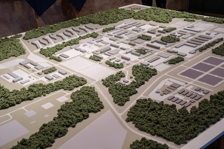 Pristatytas Rūdninkų poligone vystomo karinio miestelio urbanistinis maketas Pristatytas Rūdninkų poligone vystomo karinio miestelio urbanistinis maketas