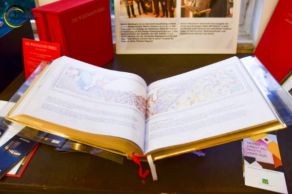 Wiedmanno biblija – vienintelė pasaulyje Biblija, papasakota menininko sukurtais paveikslais