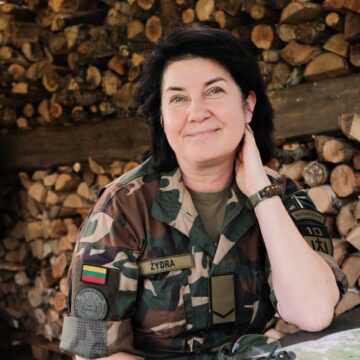 Žydronė Kolevinskienė: derinu aktyvią mokslinę veiklą, dėstytojavimą ir tarnybą Lietuvai Žydronė Kolevinskienė: derinu aktyvią mokslinę veiklą, dėstytojavimą ir tarnybą Lietuvai