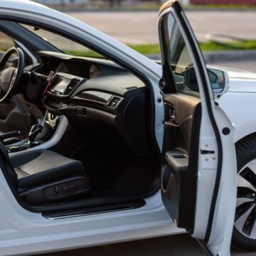 Automobilio salono priežiūra vasarą: ką būtina žinoti?