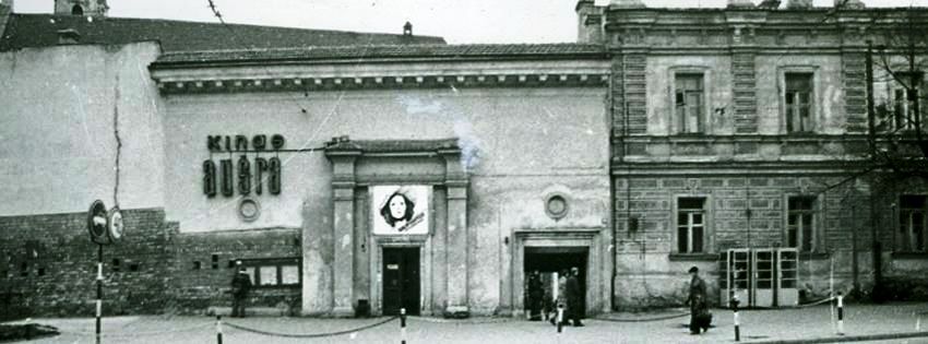 Arūnas Bubnys. Vilniaus kino teatras „Aušra“ 1940-1944 metais