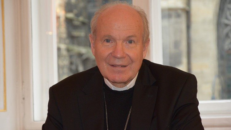 Kardinolas Ch. Schoenbornas: mane gąsdina žmonių tikėjimas sąmokslo teorijomis
