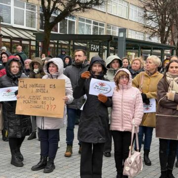 Dėl likviduojamų Alytaus švietimo įstaigų