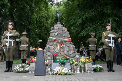 Lukiškių aikštėje – Gedulo ir vilties, Okupacijos ir genocido dienų minėjimas ir atminimo vakaras