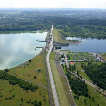 Kauno hidroelektrinės kaimynystė – kuojų auga kartais, o šamų-milžinų teks palaukti