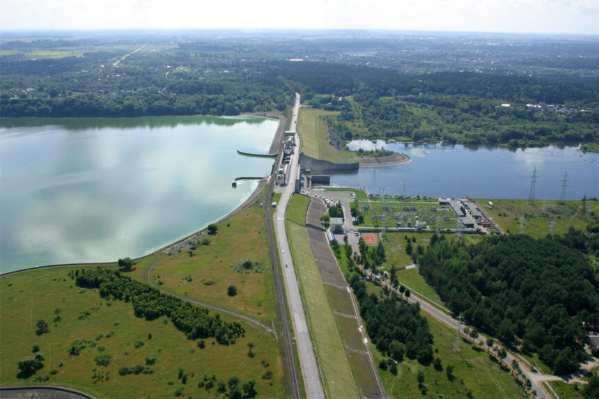Kauno hidroelektrinės kaimynystė – kuojų auga kartais, o šamų-milžinų teks palaukti