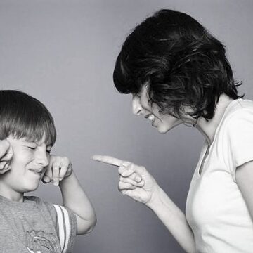 Kaip reaguoti į netinkamą vaiko elgesį? 11 praktinių patarimų tėveliams