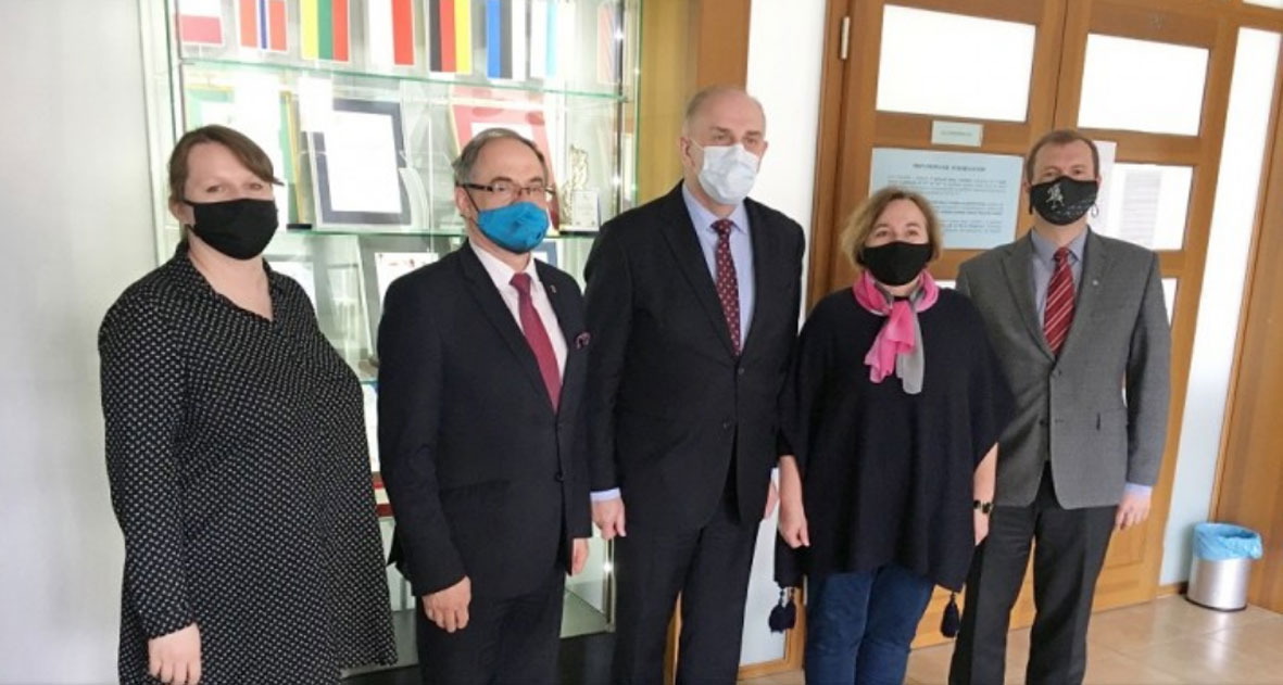 Su Suvalkų miesto prezidentu aptartos ugdymo lietuvių kalba perspektyvos