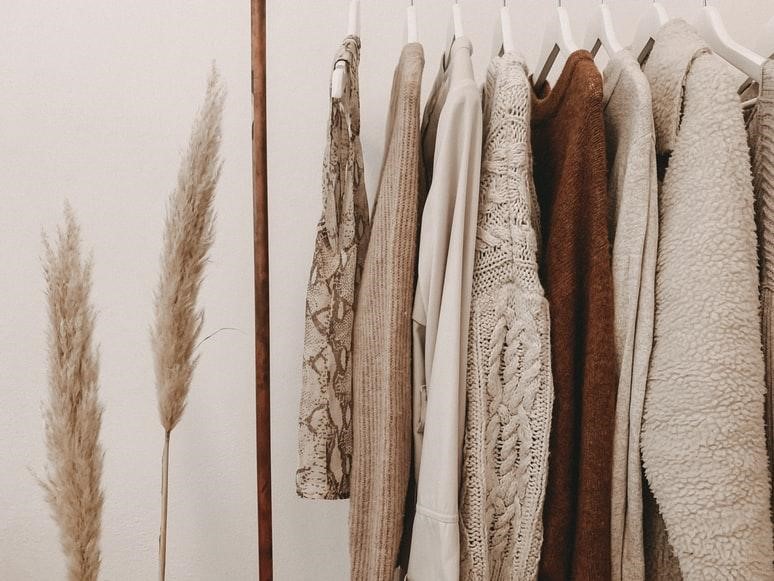 Moterys ir megztiniai – neatsiejama garderobo detalė